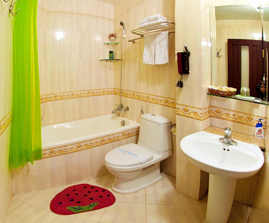Двухместный (Двухместный номер Делюкс с 1 кроватью и балконом), Dai Long Hotel