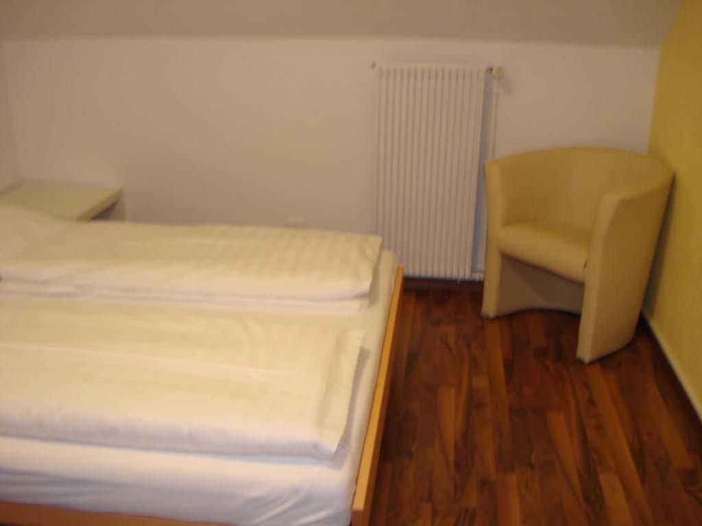 Трехместный (Трехместный номер с отдельной внешней ванной комнатой), Hotel Gregory