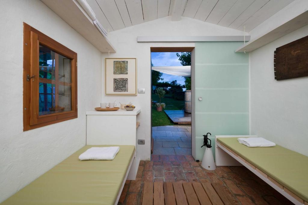Villa Artes with Free Hot Tub & Sauna - Tap to explore photos