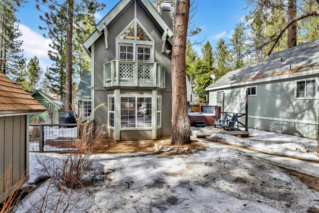 Green Canoe Cabin #2293 image