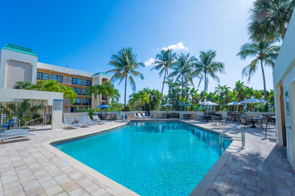 Boca Plaza image