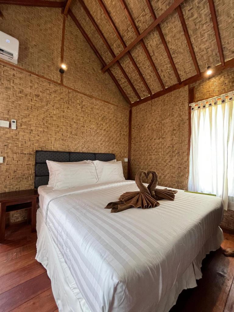 Mio Villa Tomang Omang Lombok - Tap to explore photos