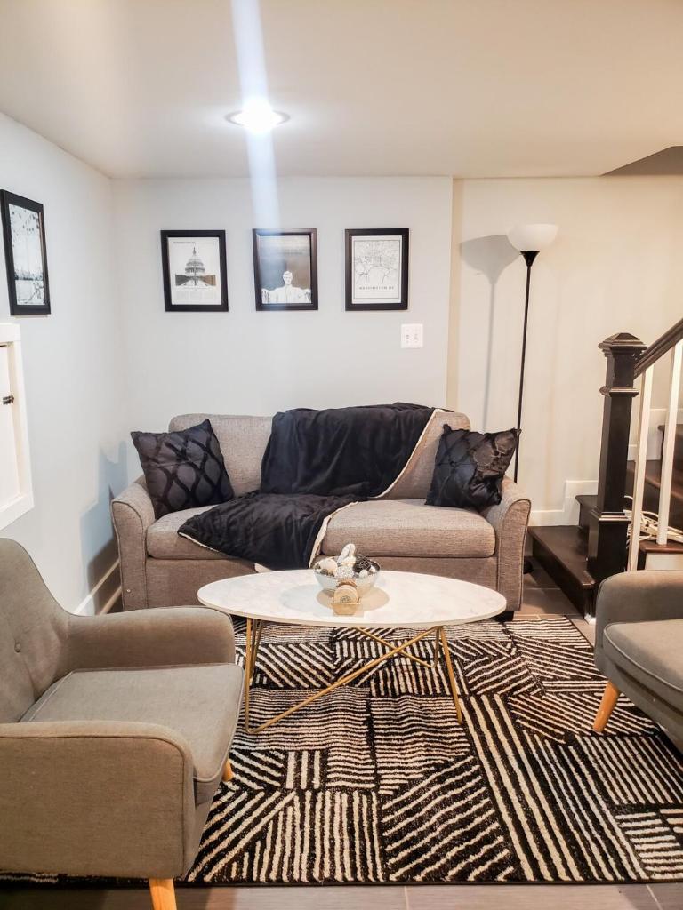 Upscale getaway in Northeast DC image