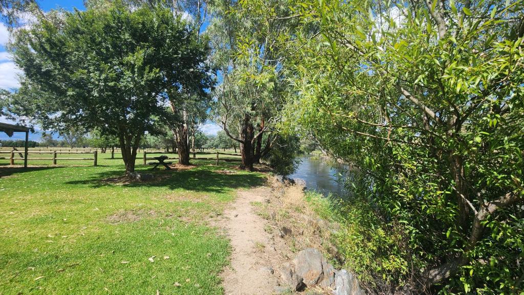 Bahwidgee Lodge - Riverside Retreat photo 1