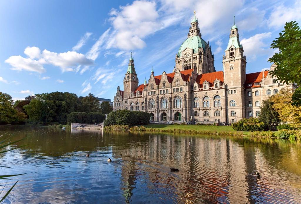 NH Hannover - Tap to explore photos