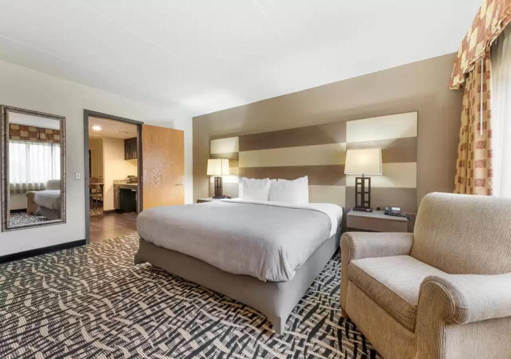 Quality Inn & Suites Mayo Clinic Area Room Type - King Suite - Accessible/Non-Smoking