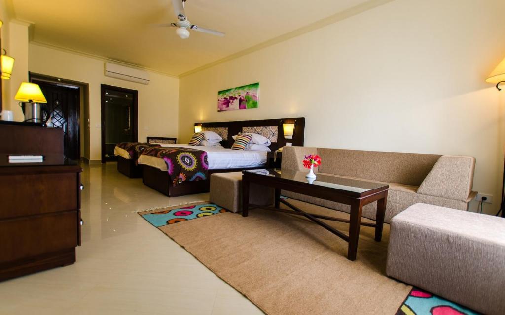 Трехместный (Трехместный номер Делюкс), Lotus Bay Resort