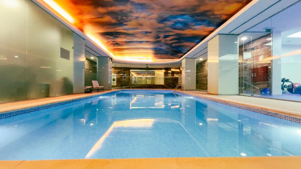 VIP Executive Entrecampos Hotel & Conference - Tap to explore photos