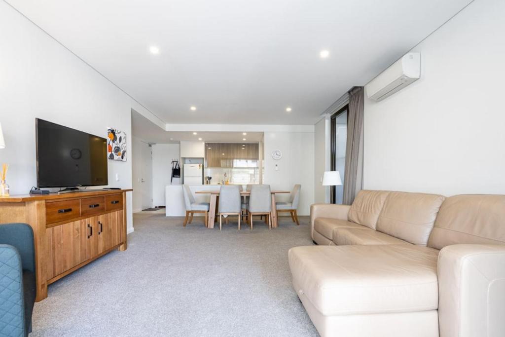 Large Barton Courtyard Apartment near Parliament - Hosted by Canstay photo 1