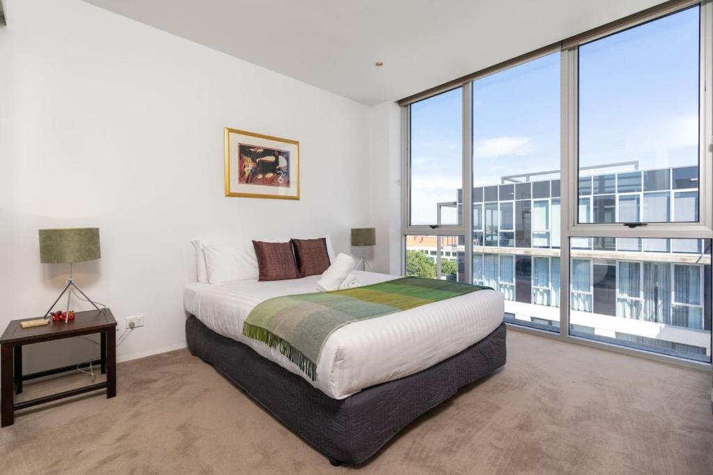 Modern 3BR Home 5 mins away from Parliament House - Hosted by Canstay photo 2