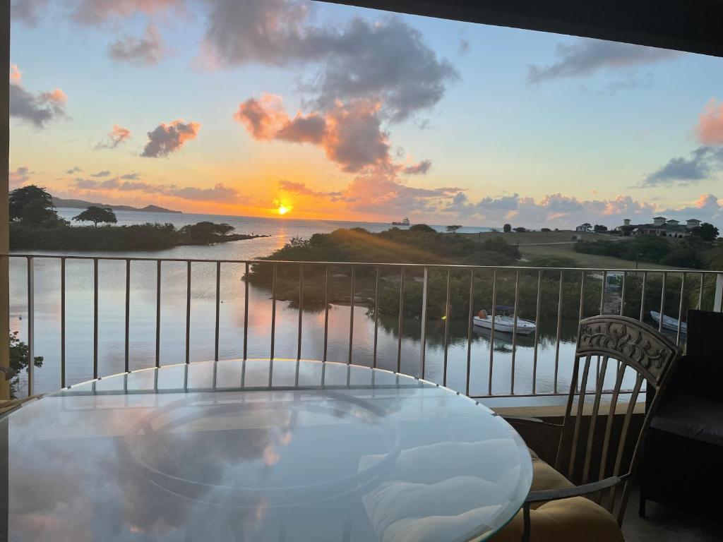 Caribbean Living - Best Beach Condo in Antigua photo 1