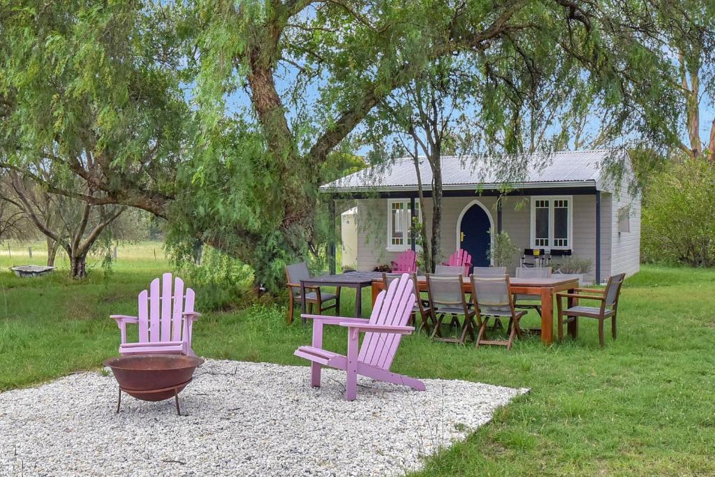 Mahony Estate Vineyard View - Sleeping 2 Guests in Broke