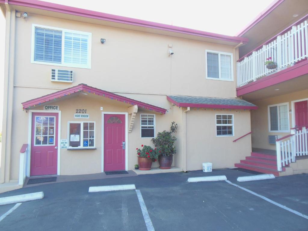 Sealamp Inn image