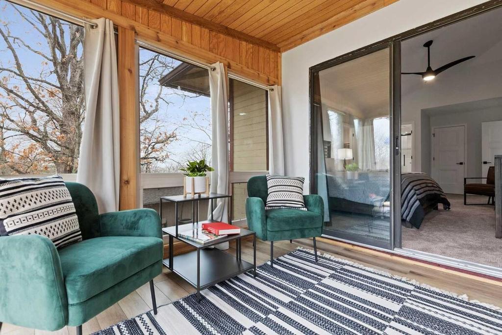 A Golfers Retreat Spacious 2BR with Gorgeous Vie image