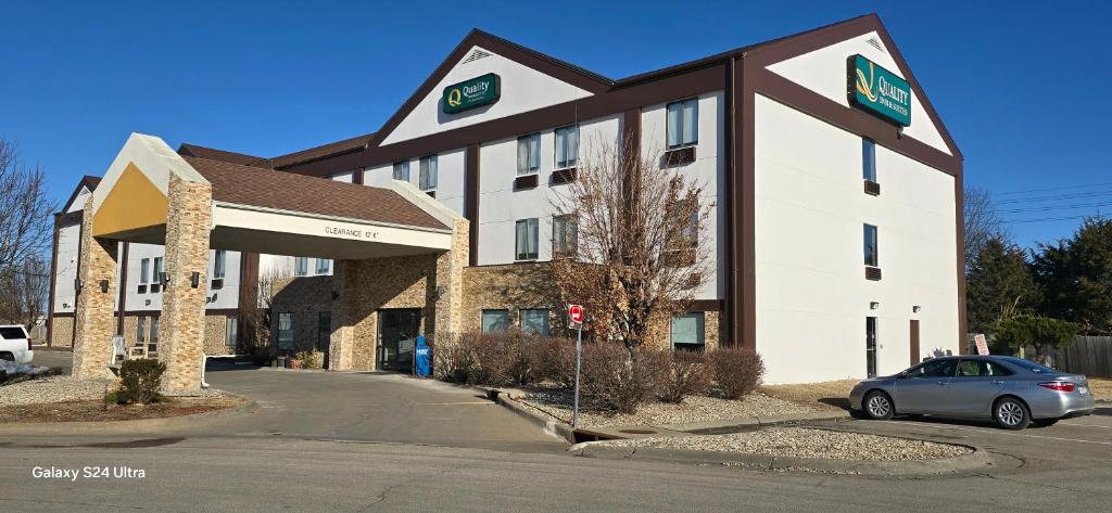 Quality Inn & Suites image