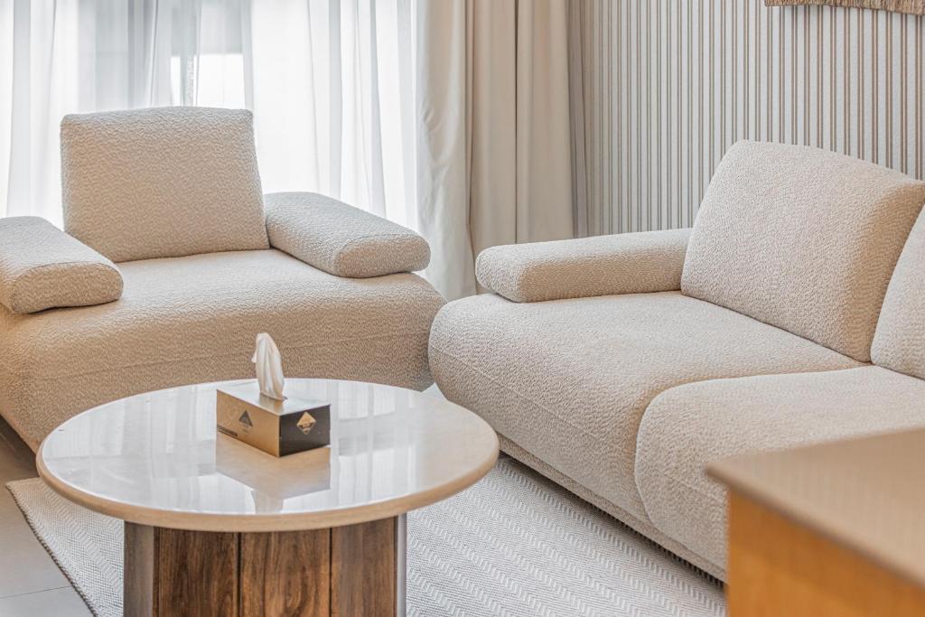 1BR The Crystal Retreat by Blue Cloud Holidays photo 3