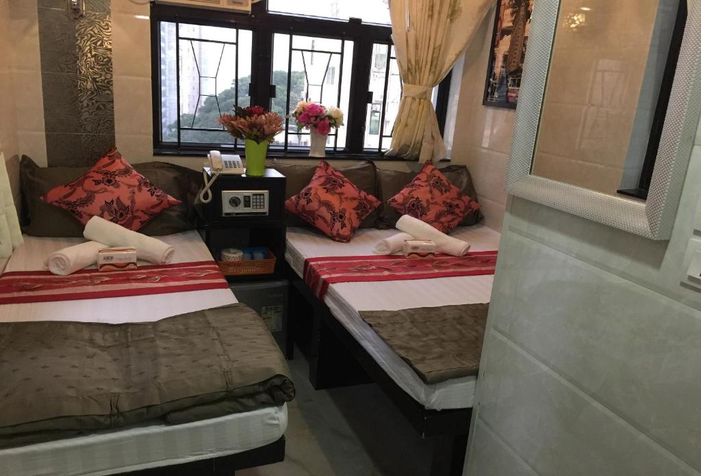 Трехместный (Стандартный трехместный номер), Hi-Inn