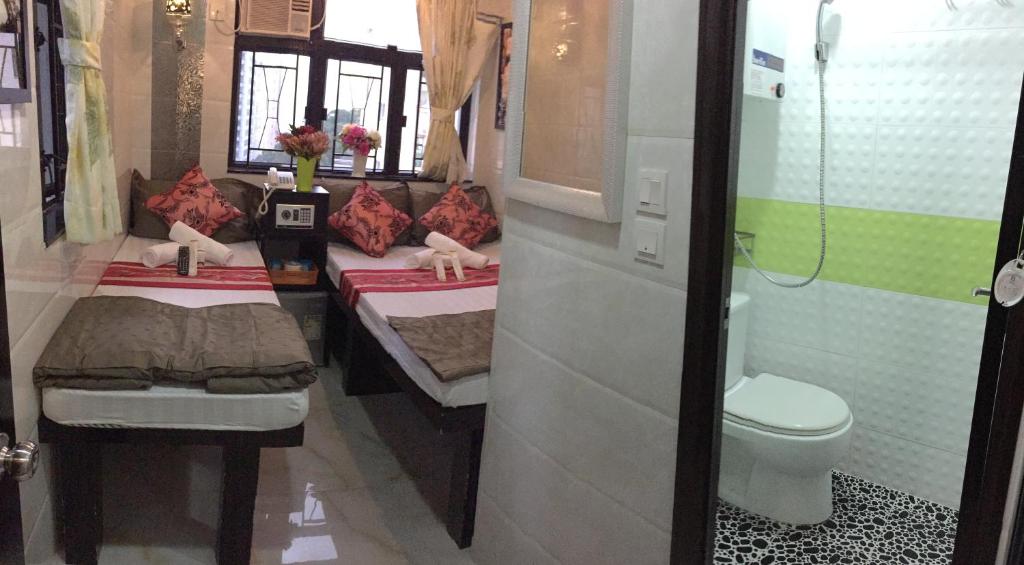 Трехместный (Стандартный трехместный номер), Hi-Inn