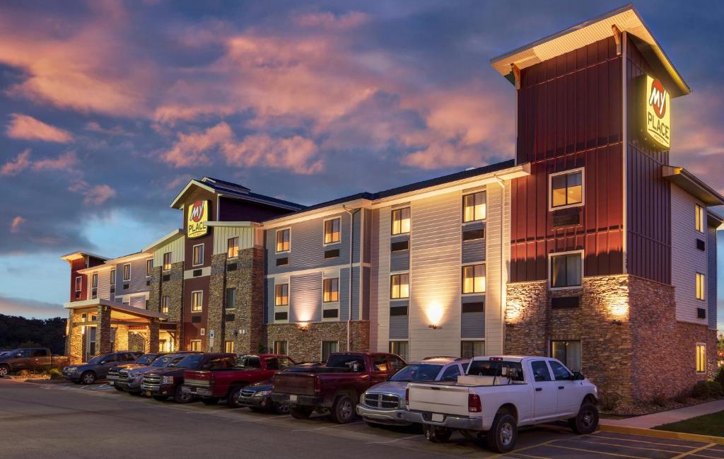 My Place Hotel - Pittsburgh North/Monaca, PA image