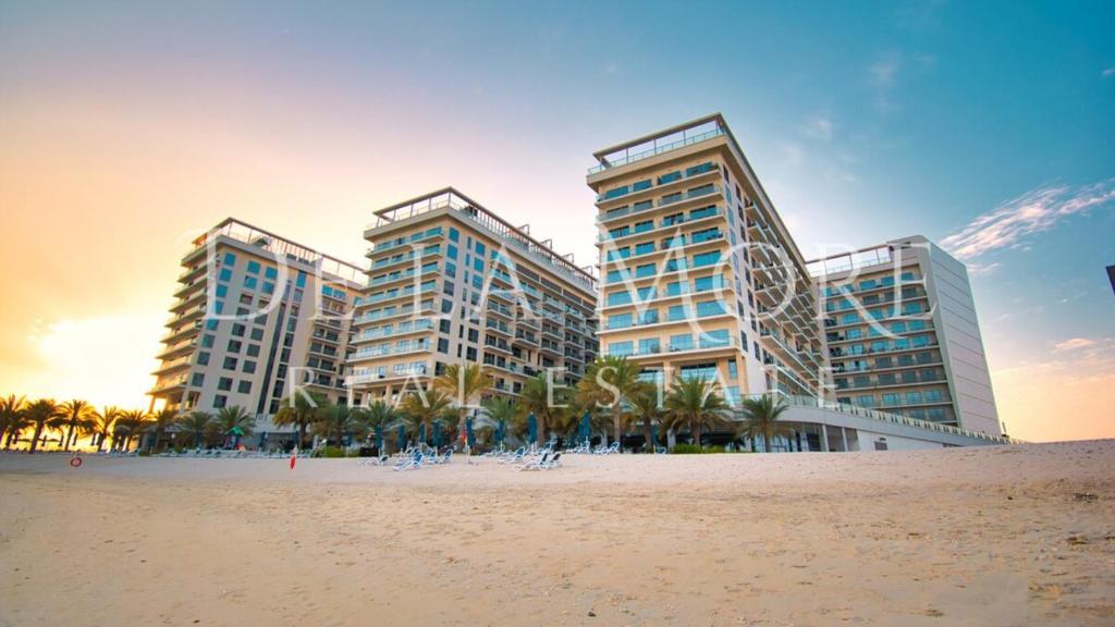 De la More stylish luxury apartment by the beach in brand new condition photo 2