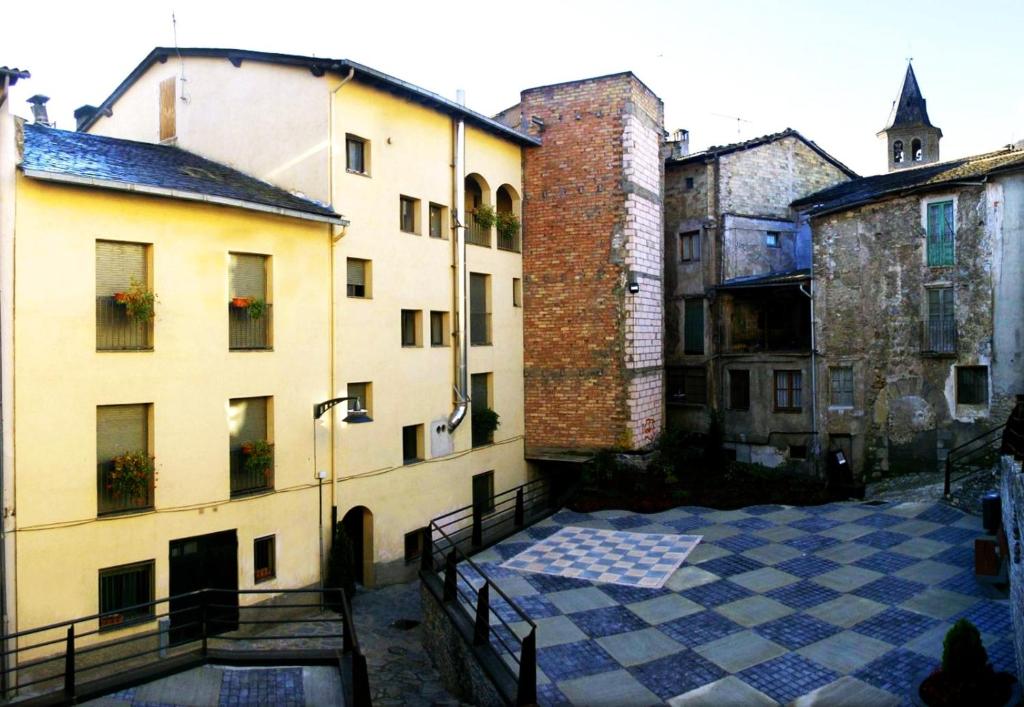 Hostal Les Collades - Tap to explore photos