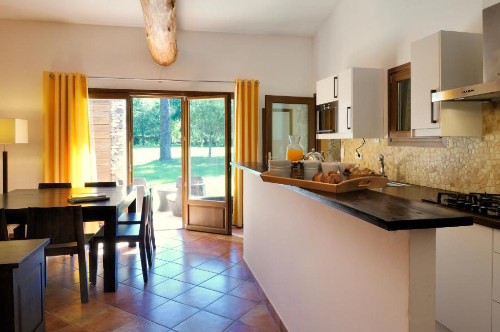 Вилла (Three-Bedroom Villa wit 2 bath Rooms - Park Side), Domaine Codaleone