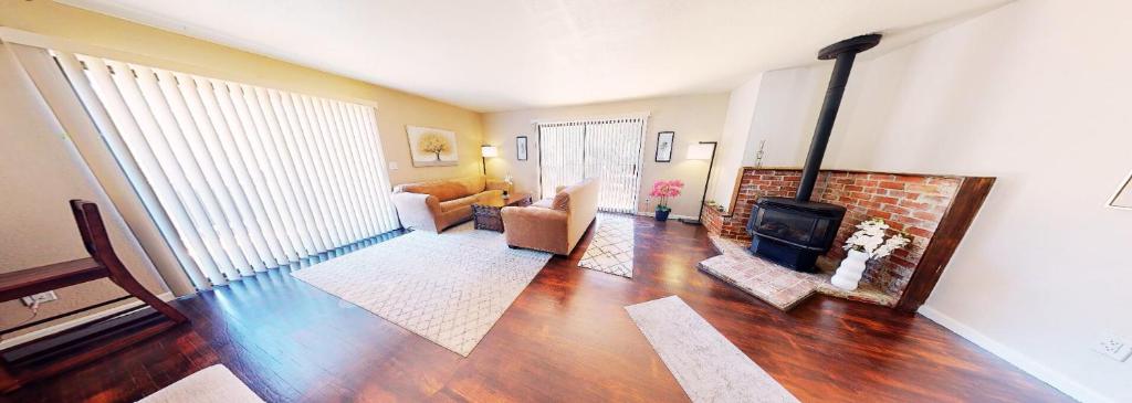 Cozy 2BR w King Bed and Furnace in Lake Arthur image