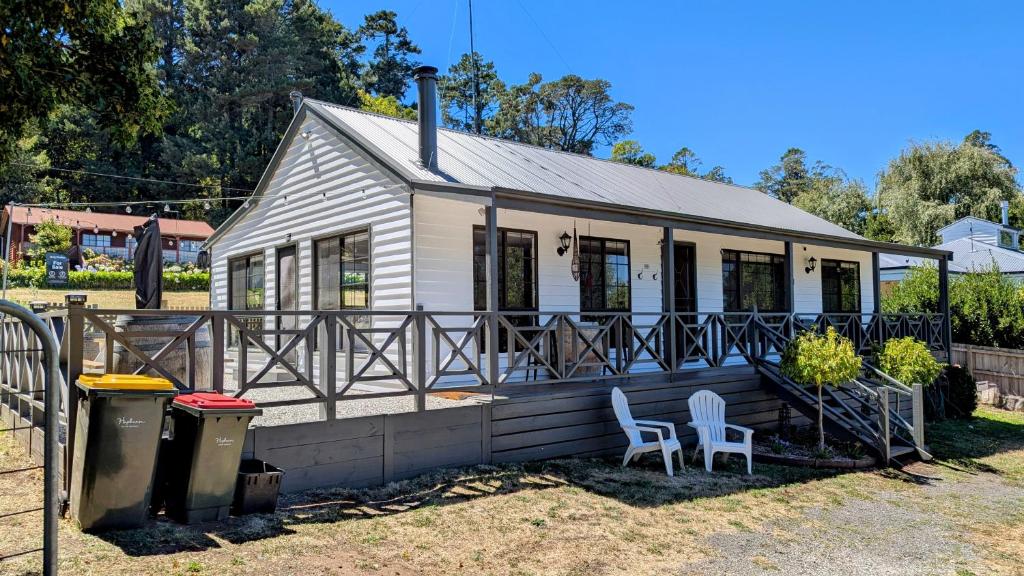 Cosy & comfortable cottage in central Daylesford photo 3