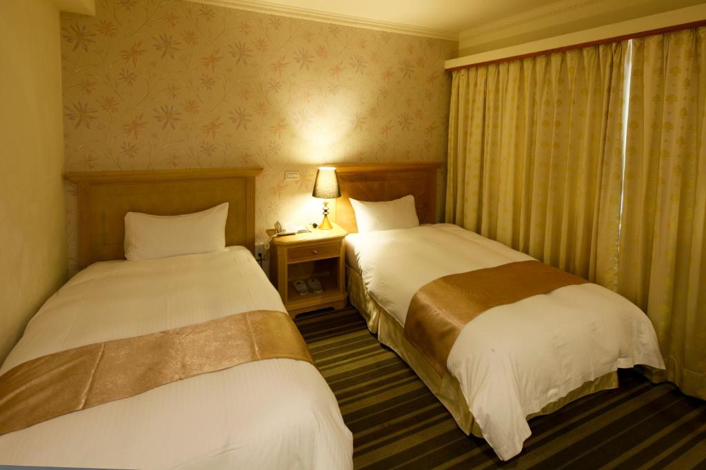Tainan Cambridge Hotel - Tap to explore photos