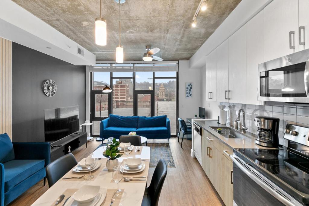 2BR Fully Furnished Minutes from Everything image