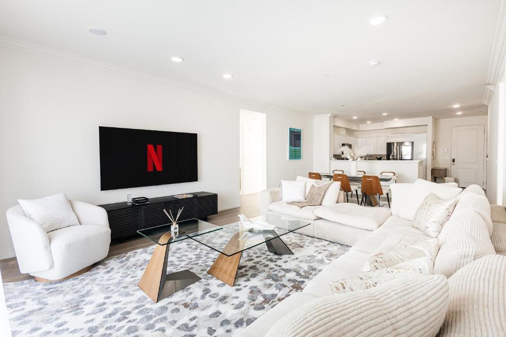 3BD 2BA Vest Village Condo image