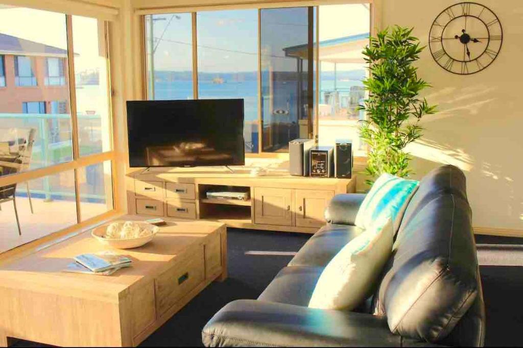 Casey's Beach Holiday Unit photo 4