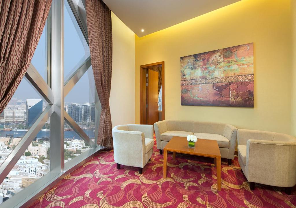 Сьюит (Люкс Seasons), Отель City Seasons Towers Hotel Bur Dubai