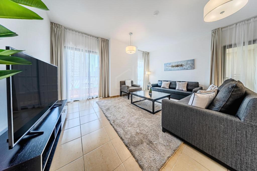Canal View 1BR in JBR photo 1