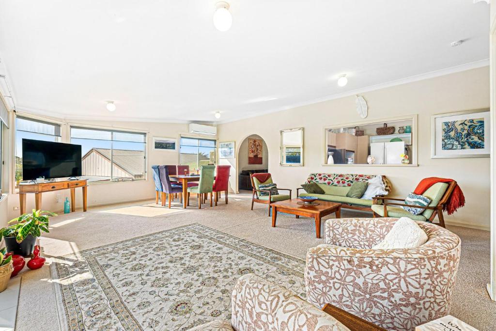 5 Marine Drive, Narooma NSW 2546 photo 4