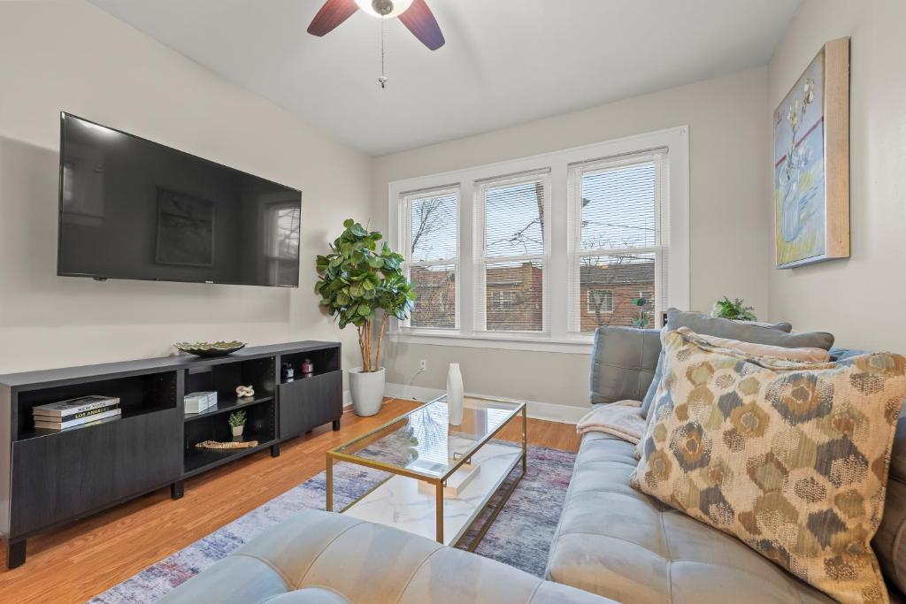 2-Story Stay with Game Lounge & Free Parking Spots - 5 mins to NYC Train image