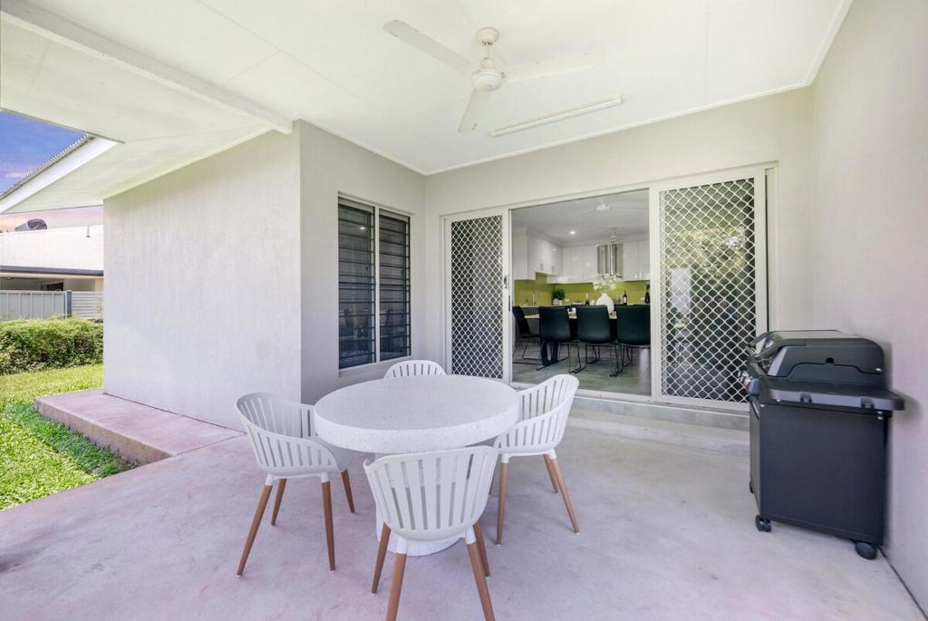 Zenhouse Harmony 4BR Modern Home Near CDU and Hospital photo 4