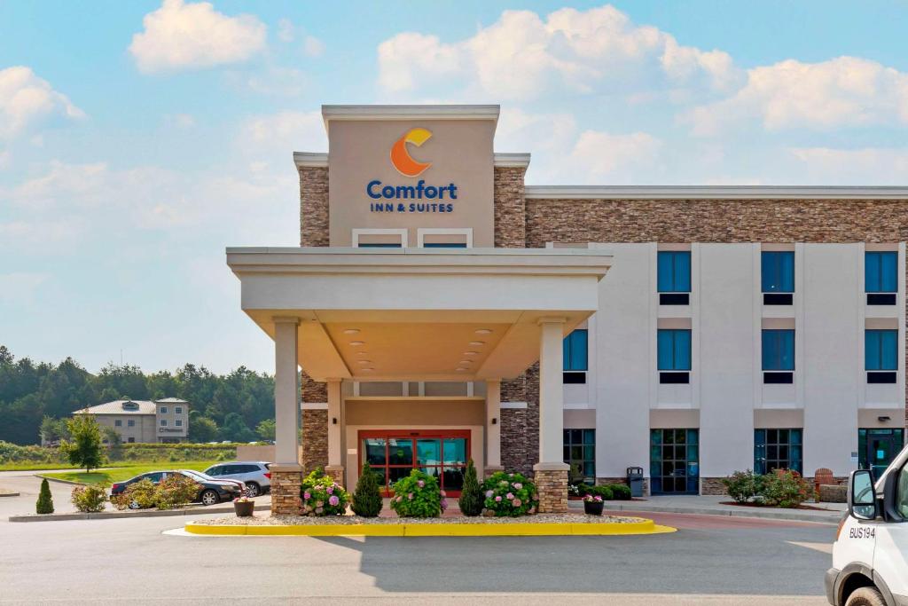 Comfort Inn & Suites image