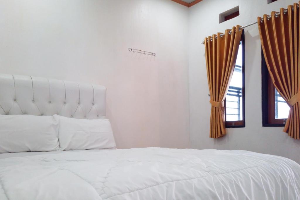Penginapan Ciremai Syariah RedPartner photo 2