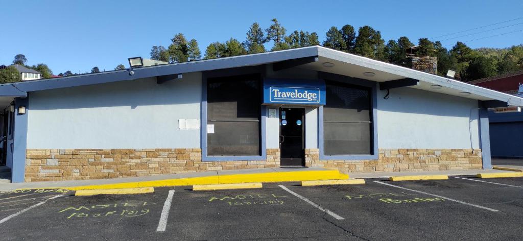 Travelodge by Wyndham Ruidoso image