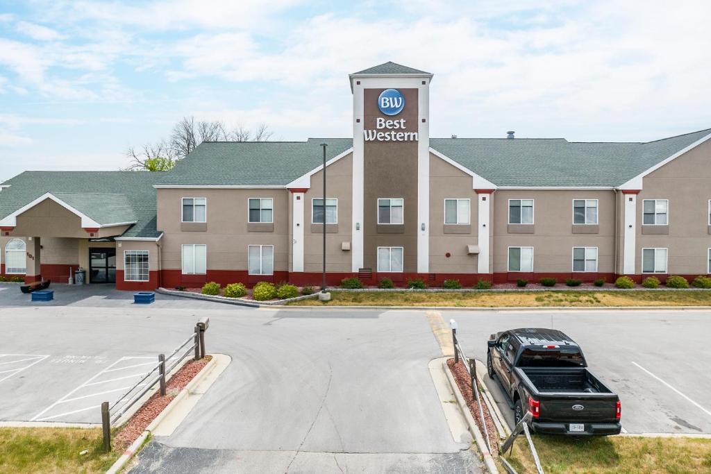 Best Western Watertown image