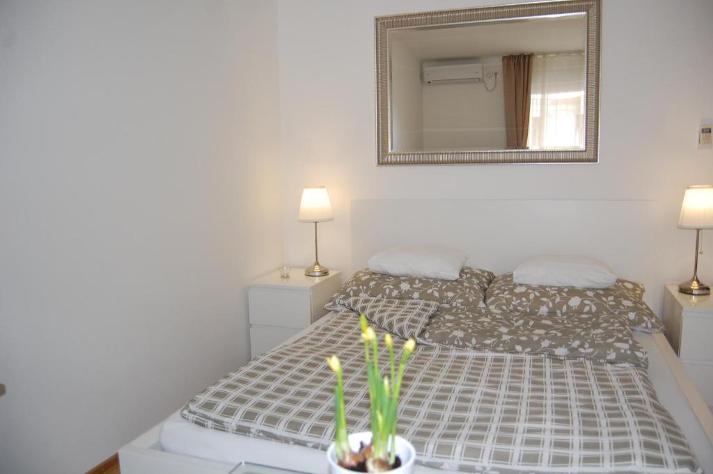 Budapest Downtown Apartments with Balcony & Garage optional & Restaurant in the building photo 1