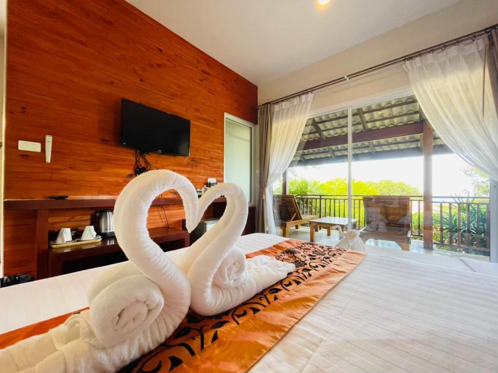 Phumala Lanta Seaview Resort Room Type - Deluxe Double Room with Balcony and Sea View