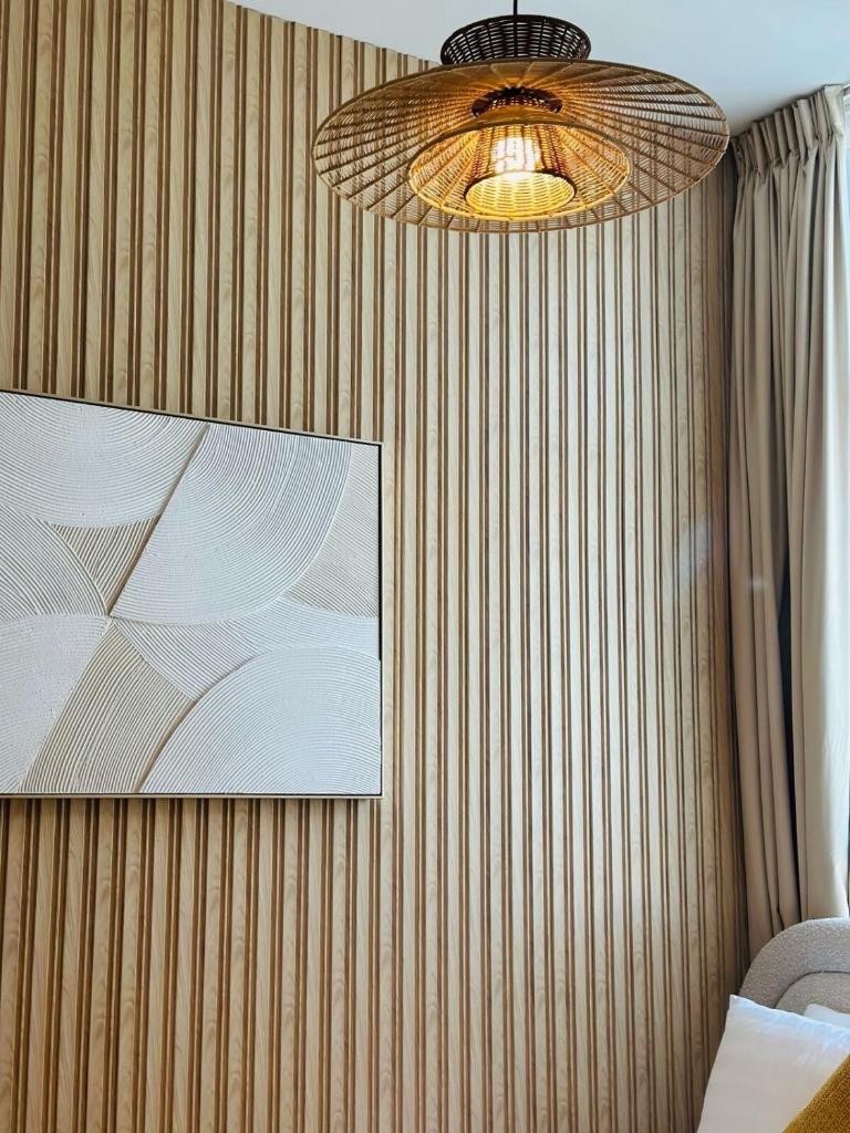 1BR Desert Modernism by Blue Cloud Holidays photo 1
