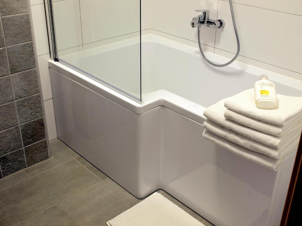 Сьюит (Полулюкс Делюкс), Invite