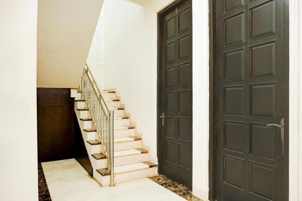 Hotel O Stasiun Cirebon Kejaksan Near Alun Alun Cirebon Formerly Family Homestay photo 4