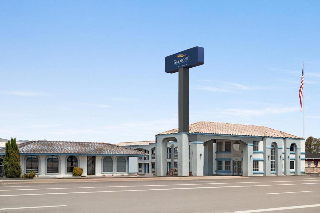 Baymont by Wyndham Kingman image
