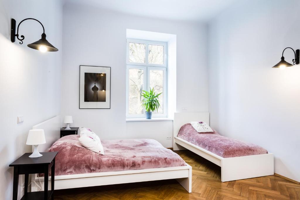 Apartment Bernardynska - Tap to explore photos