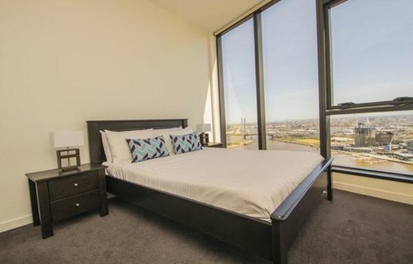 Premium 2-Bedroom Apartment with Harbour Views photo 4