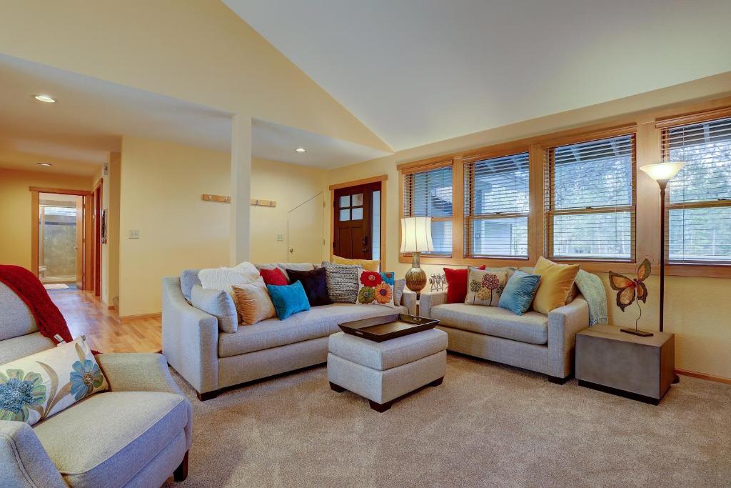 16 Yellow Pine 3 Bedroom Home by RedAwning image